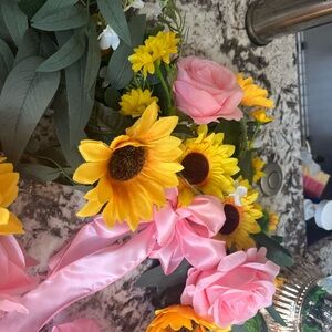 Silk wedding Floral Arrangements with Sunflowers and roses. Complete wedding